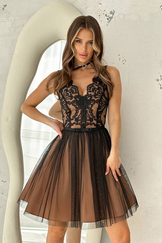 Sukienka koronkowa lekko rozkloszowana- czarny czarny | Sukienki |