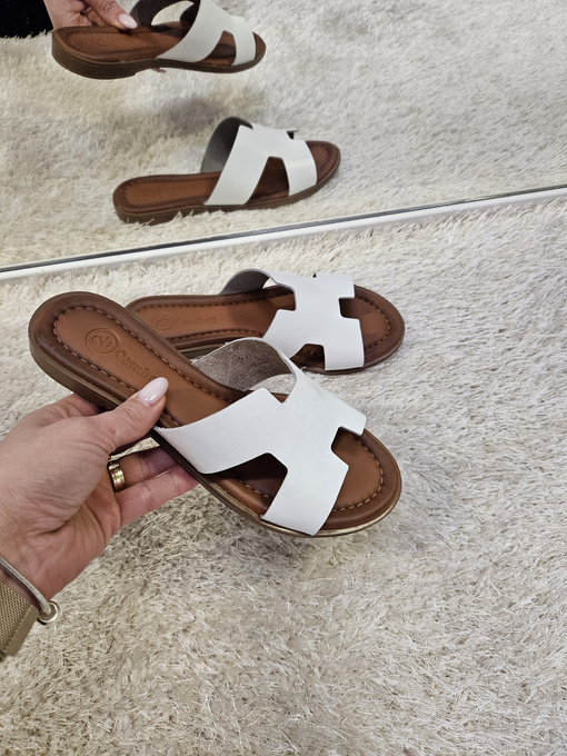 Klapki damskie ze skóry naturalnej Oli białe