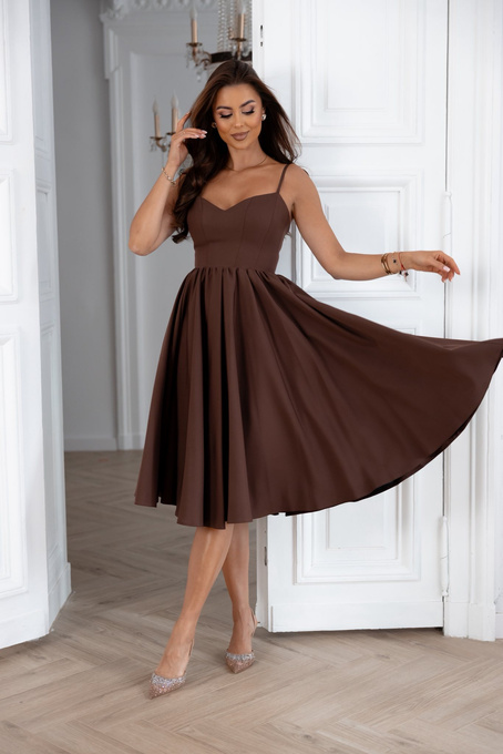 Elegancka  midi Sukienka na ramiączkach Chantel  czekolada