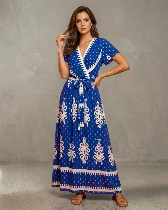 Sukienka Maxi Chabrowa z Ornamentem Kopertowy Dekolt Wiązana w Pasie Letnia