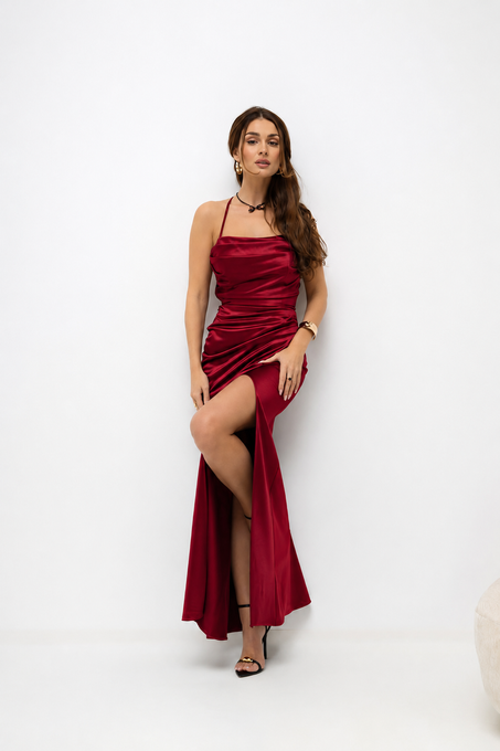 Elegancka dopasowama sukienka maxi Paula satynowa rubin