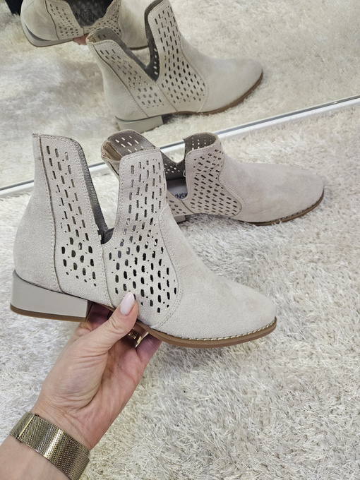 Beżowe ażurowe pólbuty  botki damskie na obcasie